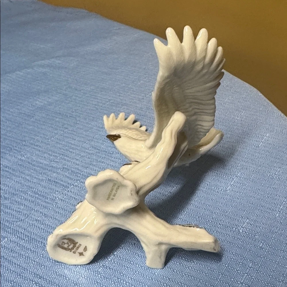 Lenox Precious Freedom American Eagle Ivory w/ Gold Trim Figurine 5.25” tall